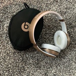 Gold Wireless Beats